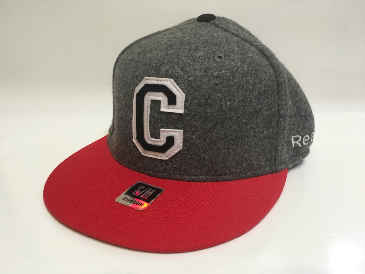 Calgary Flames czapka flat baseballówka Varsity Flex Hat