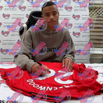 Słynni piłkarze koszulka w antyramie Rashford and Greenwood 2019-2020 Signed Shirts (Dual Framed)