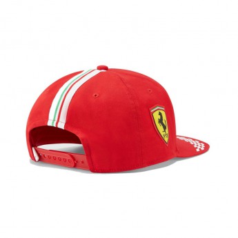 Ferrari dziecięca czapka flat Carlos Sainz F1 Team 2021