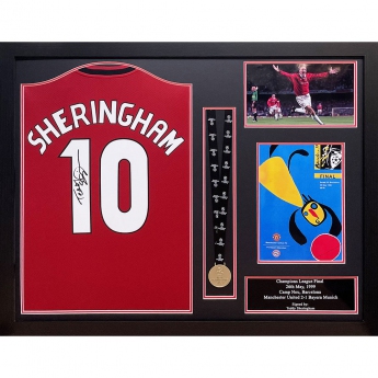 Słynni piłkarze koszulka w antyramie Manchester United FC Sheringham Signed Shirt & Medal (Framed)