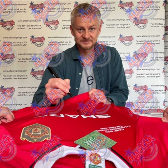 Słynni piłkarze koszulki w ramkach Manchester United FC 1999 Solskjaer & Sheringham Signed Shirt & Medal (Framed)