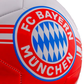 Bayern Monachium piłka crest on a striking red and white - Size 5