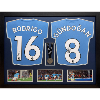 Słynni piłkarze koszulki w ramkach Manchester City FC 2021-2022 Rodri & Gundogan Signed Shirts & Medal (Dual Framed)