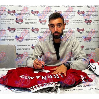 Słynni piłkarze koszulka w antyramie 2022-2023 Bruno Fernandes Shirts (Framed)
