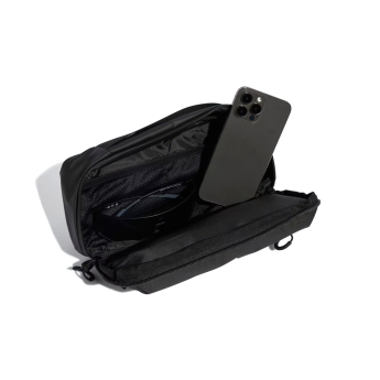 Mercedes AMG Petronas nerka logo black F1 Team 2026