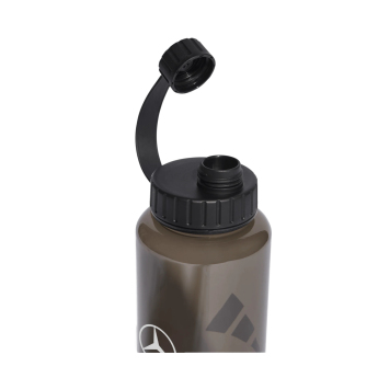 Mercedes AMG Petronas bidon logo F1 Team 2026