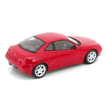 Samochody i motocykle model 1/18 GTV 1999 red
