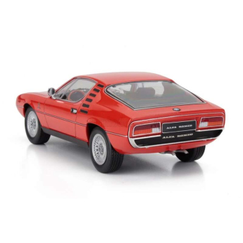 Samochody i motocykle model 1/18 Alfa Romeo Montreal 1970 red