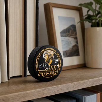 Boston Bruins krążek David Pastrňák #88 PASTA 88 Exclusive Collection