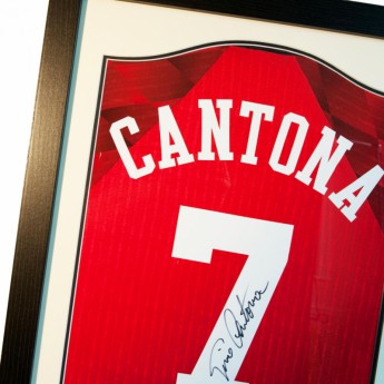Słynni piłkarze koszulka w antyramie Manchester United Cantona Signed Shirt Silhouette