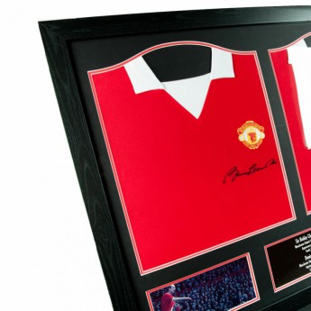 Słynni piłkarze koszulka w antyramie Manchester United Charlton & Law Signed Shirts (Dual Framed)