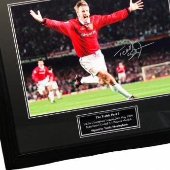 Słynni piłkarze obrazek w ramce Manchester United Treble Winners Signed Framed Prints